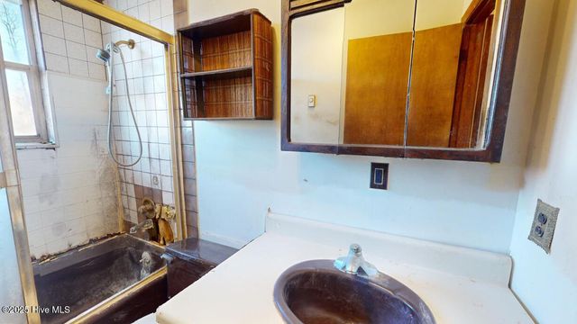 111 Drumm Street, Moyock, NC 27958