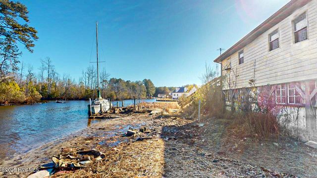 111 Drumm Street, Moyock, NC 27958