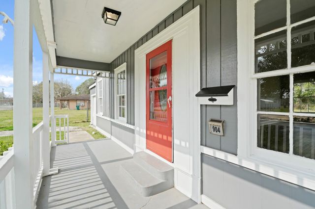 904 Stubbs Street, La Marque, TX 77568