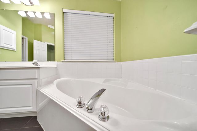 21744 York Timbers Drive, Kingwood, TX 77339