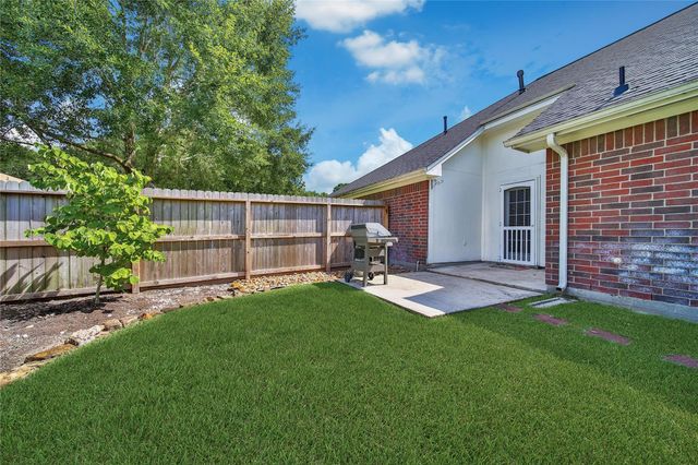 21744 York Timbers Drive, Kingwood, TX 77339