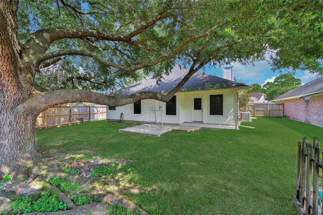 21744 York Timbers Drive, Kingwood, TX 77339