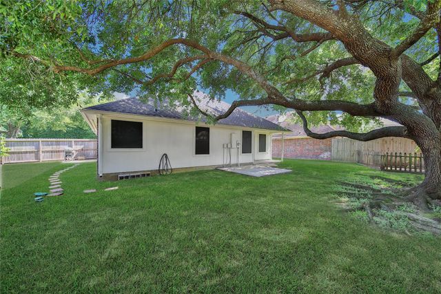 21744 York Timbers Drive, Kingwood, TX 77339