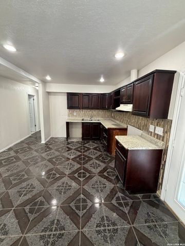 10707 Claymore, San Antonio, TX 78224