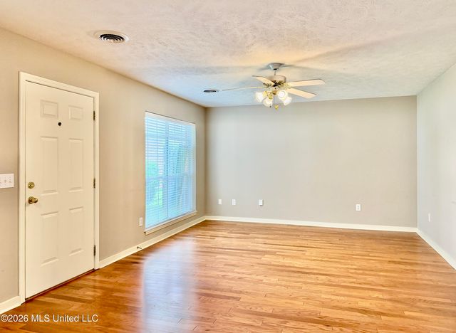 604 E Biscayne Cove, Clinton, MS 39056