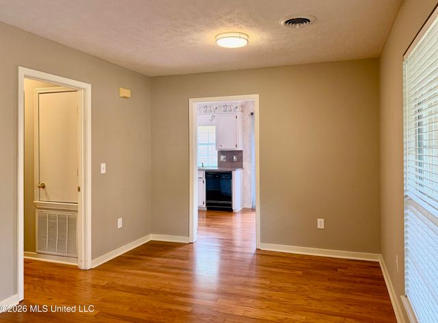 604 E Biscayne Cove, Clinton, MS 39056