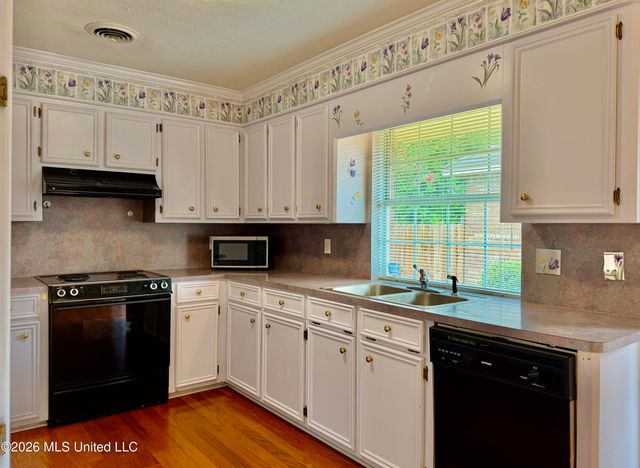 604 E Biscayne Cove, Clinton, MS 39056