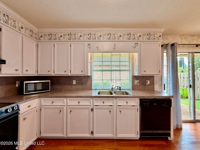 604 E Biscayne Cove, Clinton, MS 39056