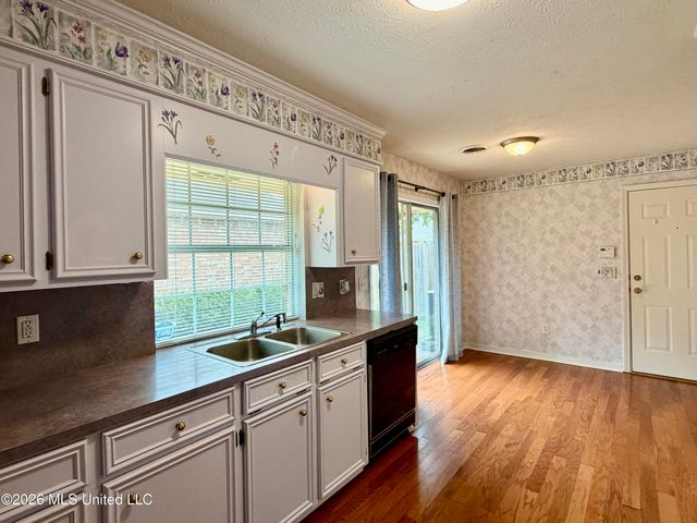 604 E Biscayne Cove, Clinton, MS 39056