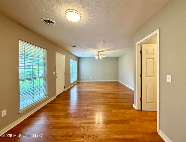 604 E Biscayne Cove, Clinton, MS 39056