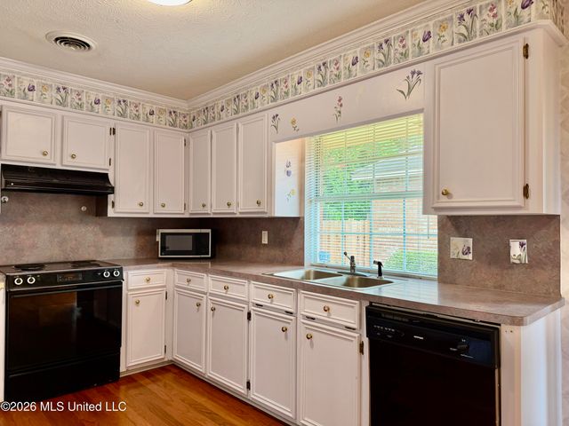 604 E Biscayne Cove, Clinton, MS 39056