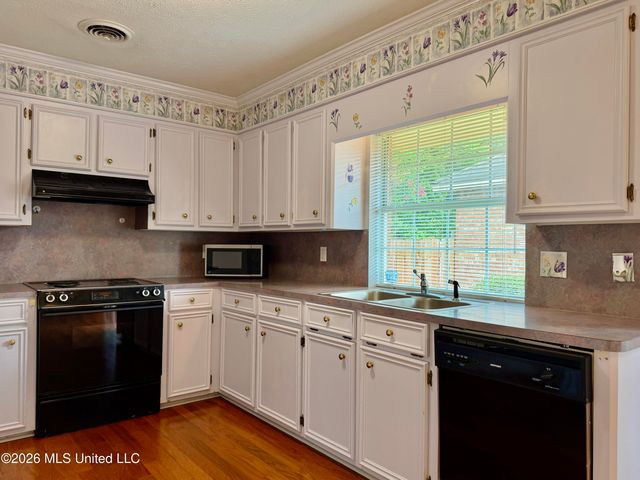 604 E Biscayne Cove, Clinton, MS 39056