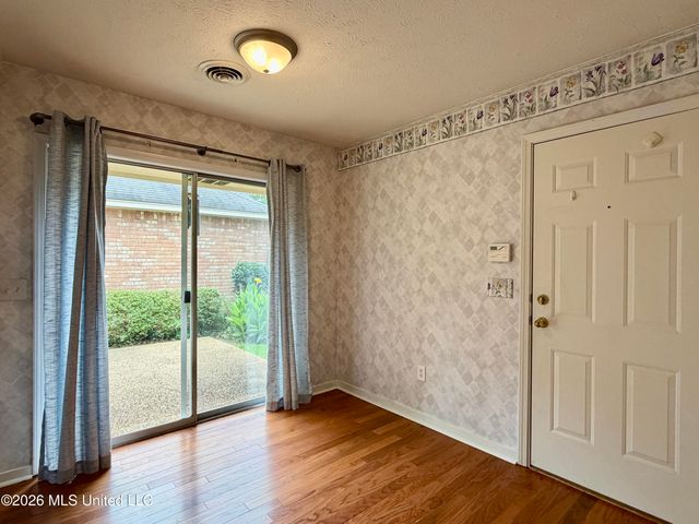 604 E Biscayne Cove, Clinton, MS 39056