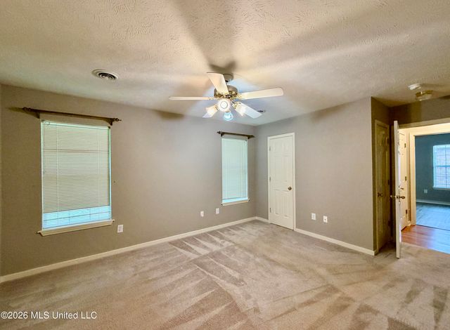 604 E Biscayne Cove, Clinton, MS 39056