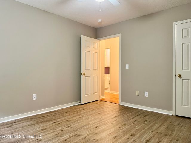 604 E Biscayne Cove, Clinton, MS 39056