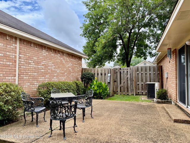 604 E Biscayne Cove, Clinton, MS 39056