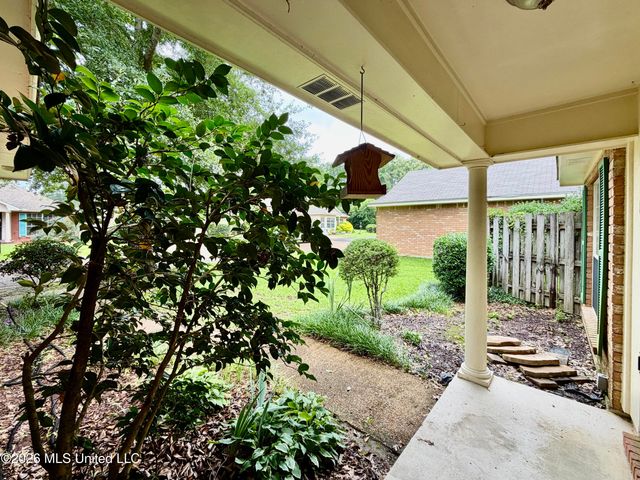 604 E Biscayne Cove, Clinton, MS 39056