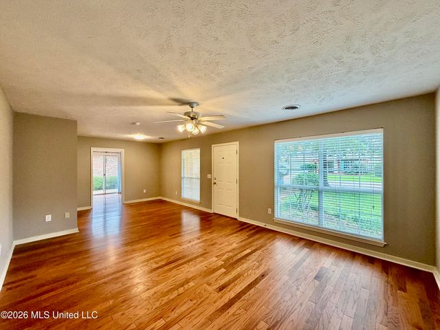 604 E Biscayne Cove, Clinton, MS 39056
