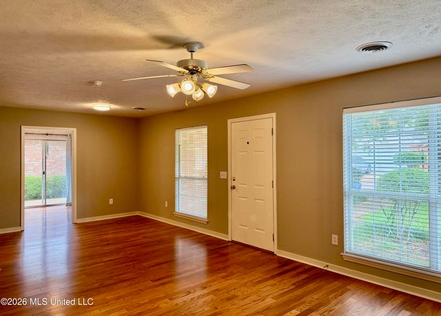 604 E Biscayne Cove, Clinton, MS 39056