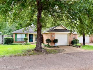604 E Biscayne Cove, Clinton, MS 39056
