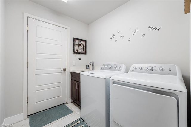 2737 SW 25th ST, Cape Coral, FL 33914