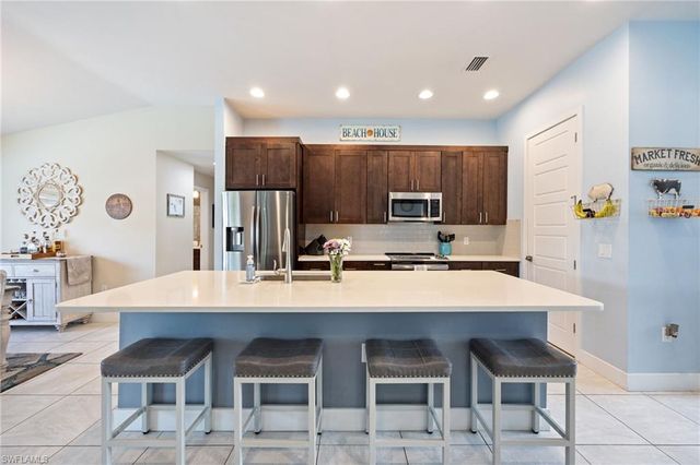 2737 SW 25th ST, Cape Coral, FL 33914