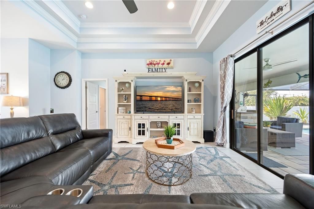 Image 10 of property listing at 2737 SW 25th ST, Cape Coral, FL 33914