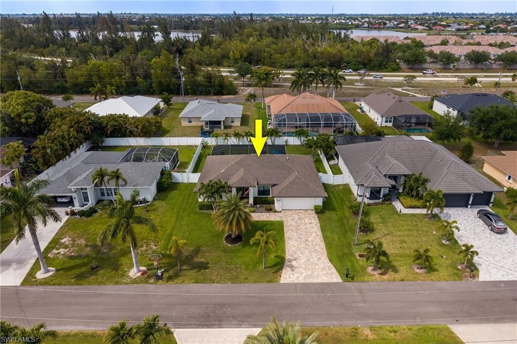 Image 34 of property listing at 2737 SW 25th ST, Cape Coral, FL 33914