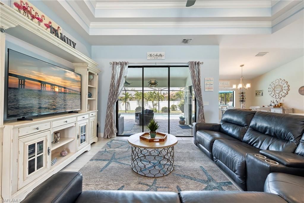Image 6 of property listing at 2737 SW 25th ST, Cape Coral, FL 33914