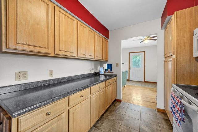 109 Marion Court, Hiawatha, IA 52233