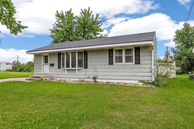 109 Marion Court, Hiawatha, IA 52233
