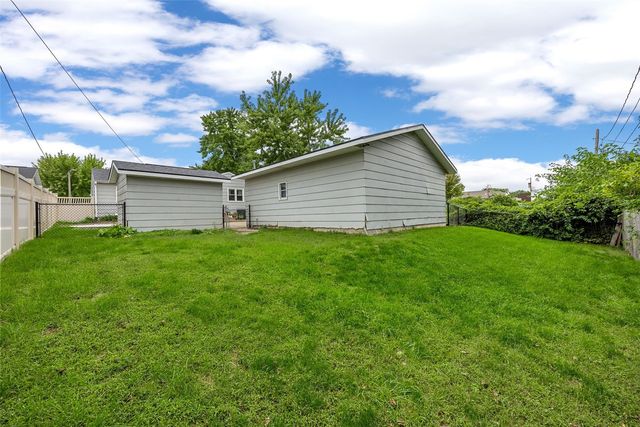 109 Marion Court, Hiawatha, IA 52233