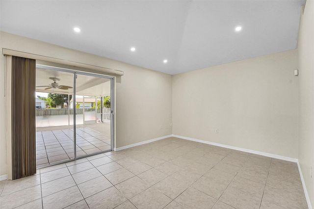 1598 SW Curry St, Port St Lucie, FL 34983
