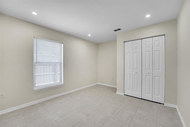 1598 SW Curry St, Port St Lucie, FL 34983
