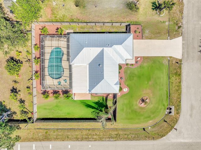 1598 SW Curry St, Port St Lucie, FL 34983