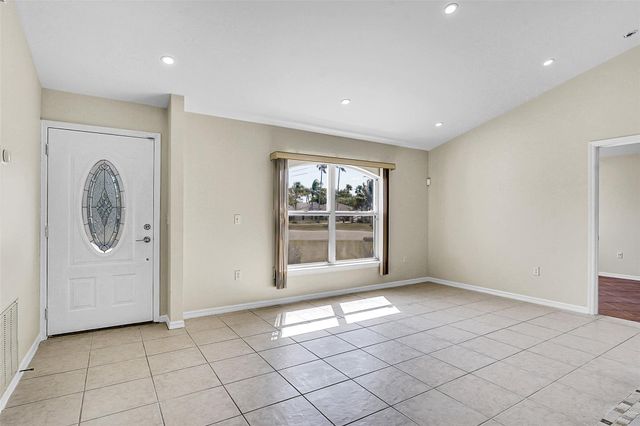 1598 SW Curry St, Port St Lucie, FL 34983