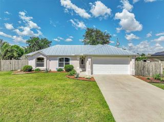 1598 SW Curry St, Port St Lucie, FL 34983
