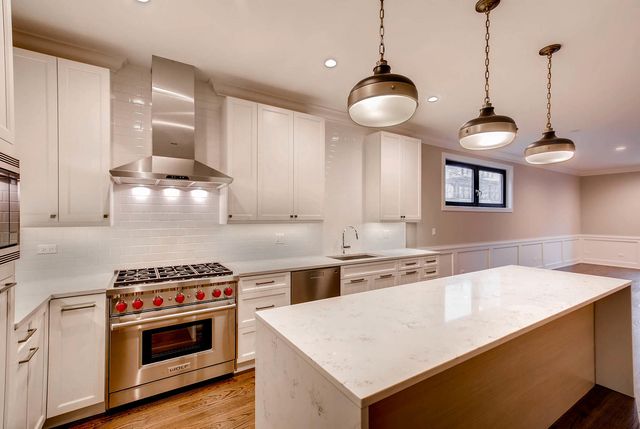 2848 N DAMEN Avenue 1, Chicago, IL 60618