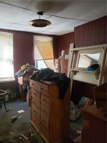 1318 Halsey Pl, Marshall Shadeland, PA 15212