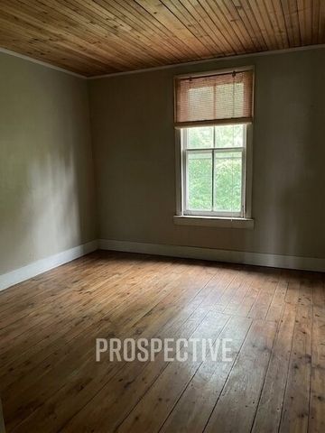 1318 Halsey Pl, Marshall Shadeland, PA 15212