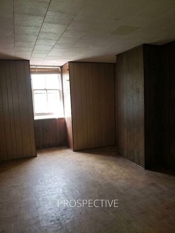 1318 Halsey Pl, Marshall Shadeland, PA 15212