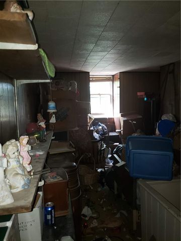 1318 Halsey Pl, Marshall Shadeland, PA 15212