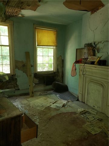 1318 Halsey Pl, Marshall Shadeland, PA 15212