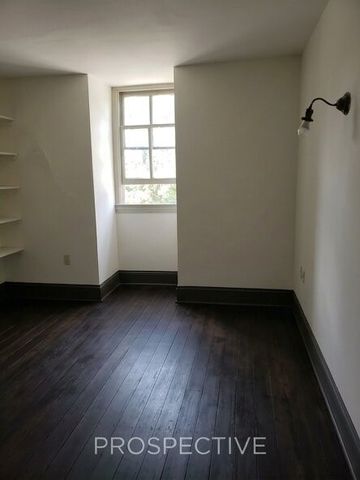 1318 Halsey Pl, Marshall Shadeland, PA 15212