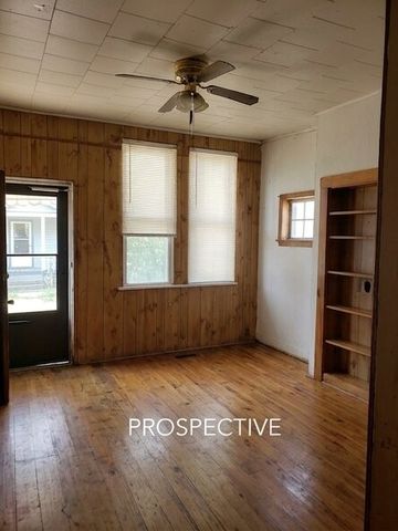 1318 Halsey Pl, Marshall Shadeland, PA 15212