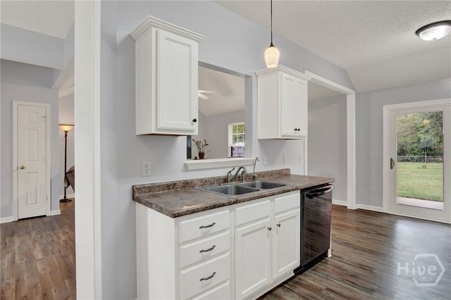 302 Road Atlanta, Bloomingdale, GA 31302