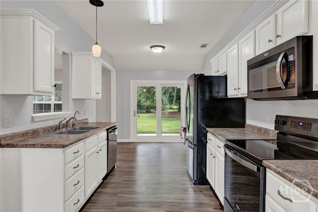 302 Road Atlanta, Bloomingdale, GA 31302