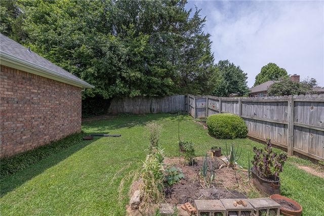 1781 N Misty Lane, Fayetteville, AR 72701