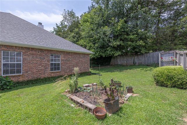 1781 N Misty Lane, Fayetteville, AR 72701