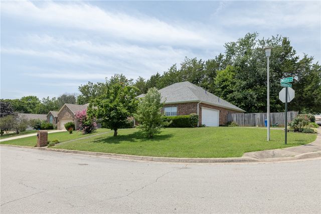 1781 N Misty Lane, Fayetteville, AR 72701